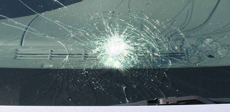Roslyn man’s windshield shattered while driving