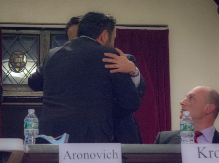 Calling for unity, Ilya Aronovich drops out of Great Neck school board race