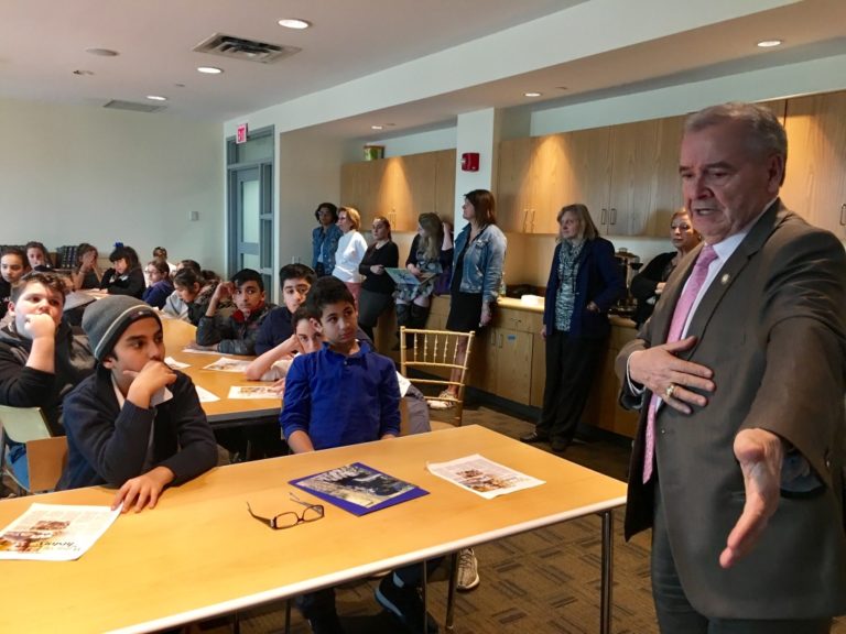 Assemblyman D’Urso brings history to life to Silverstein Hebrew Academy students