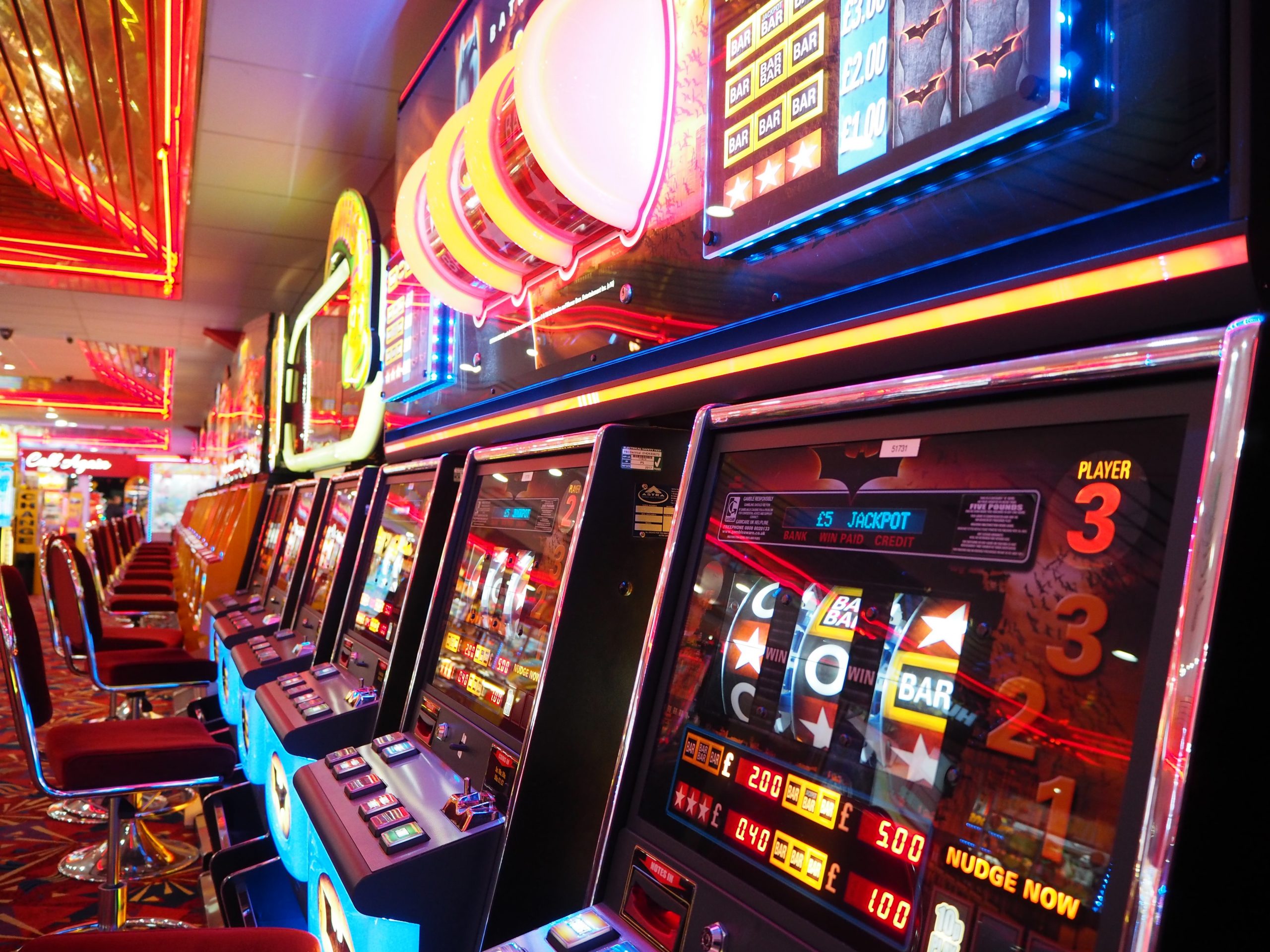 7 Biggest Slot Machine Wins of All Time - Blog - The Island 360