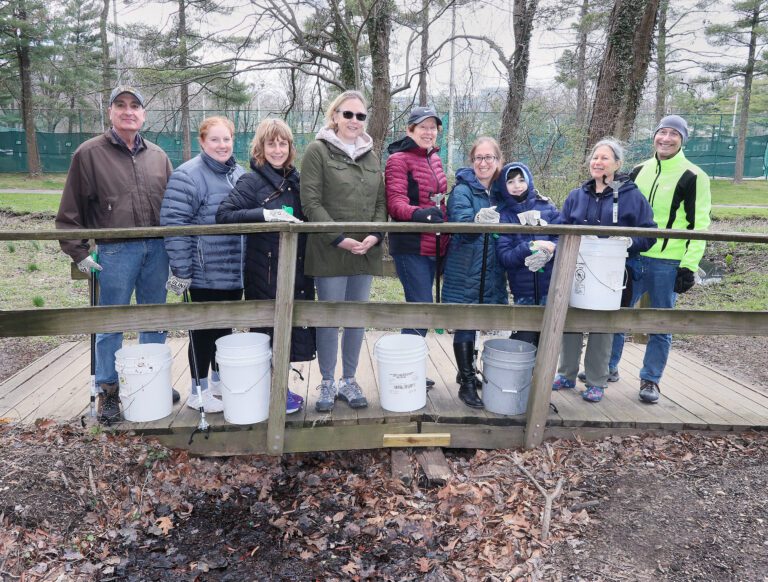 Council Member Lurvey hosts community clean-up at Whitney Pond Park