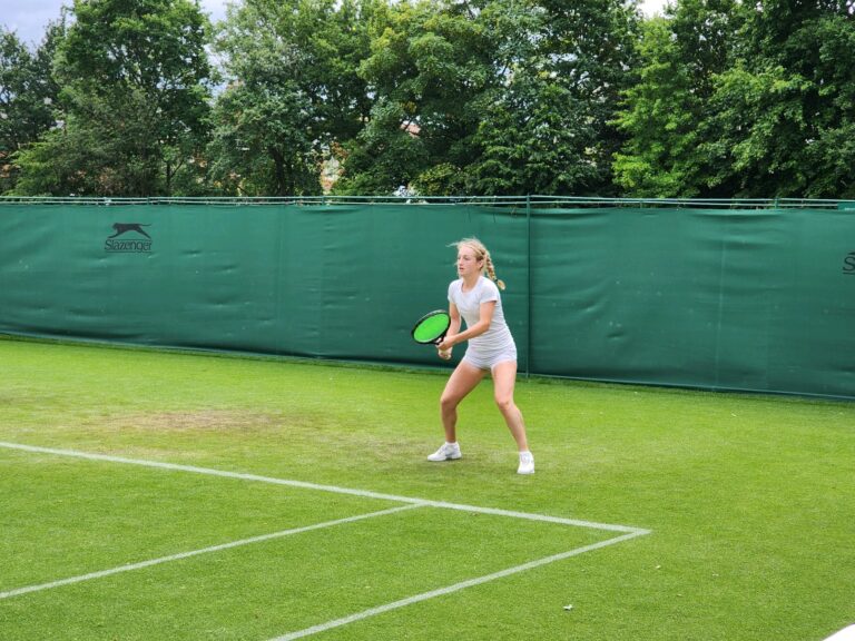 Port Washington tennis star Thea Rabman gets thrill of a lifetime playing at Wimbledon