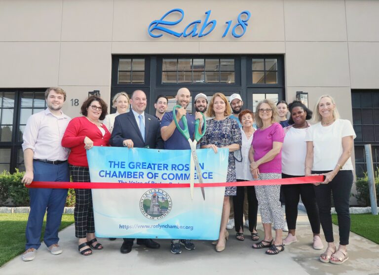 Roslyn Chamber of Commerce holds ribbon cutting for Lab-18