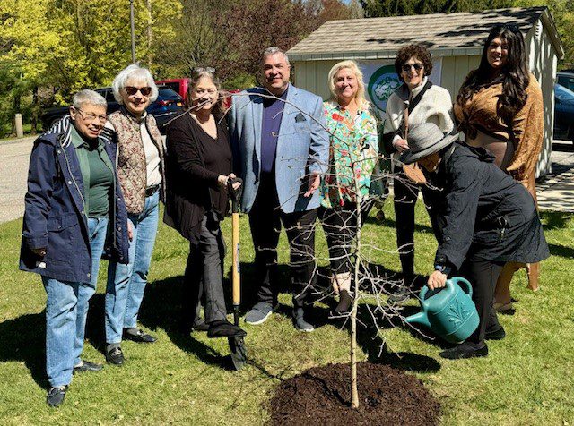 Sands Point Garden Club celebrates Arbor Day