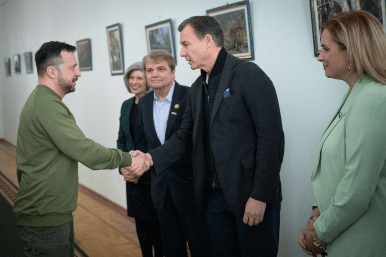 Suozzi meets Zelenskyy in Ukraine to make case for U.S. war aid