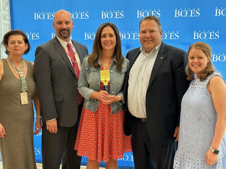 Mineola school library media specialist honored with NASTAR award for innovation
